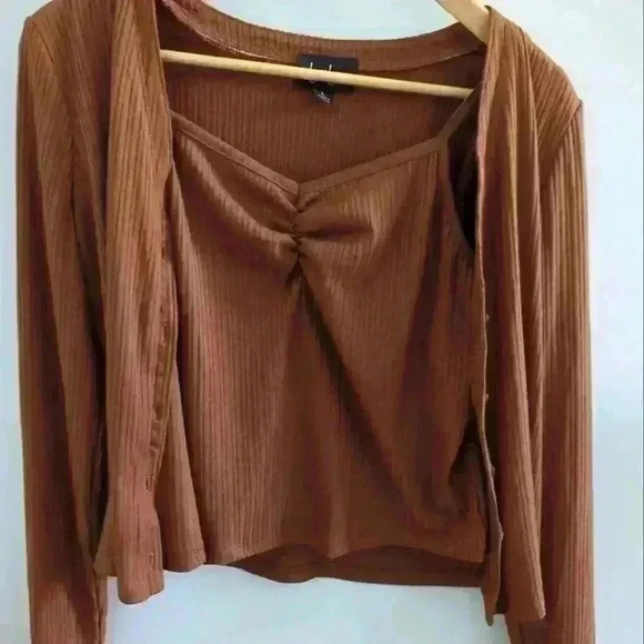 BY & BY | Women's Brown Cognac Two Piece Long Sleeve Button Down V-Neck… - Picture 3 of 5